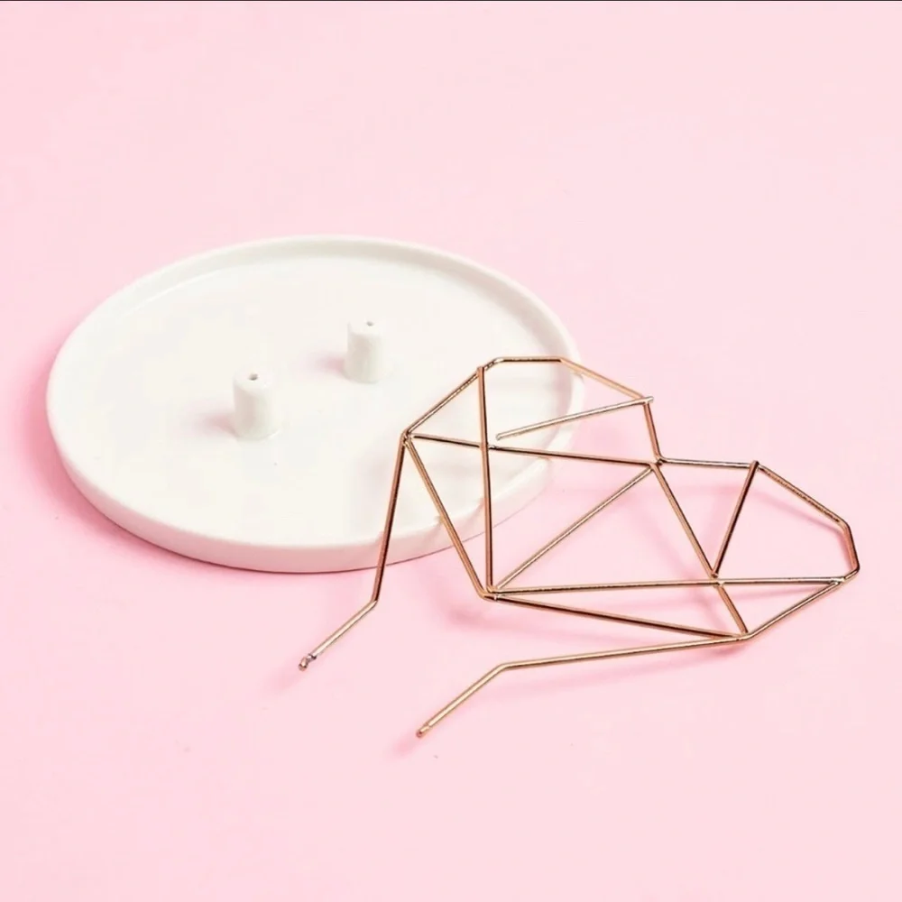 IMM Living Coxet Wire Heart Ceramic Jewelry Holder
